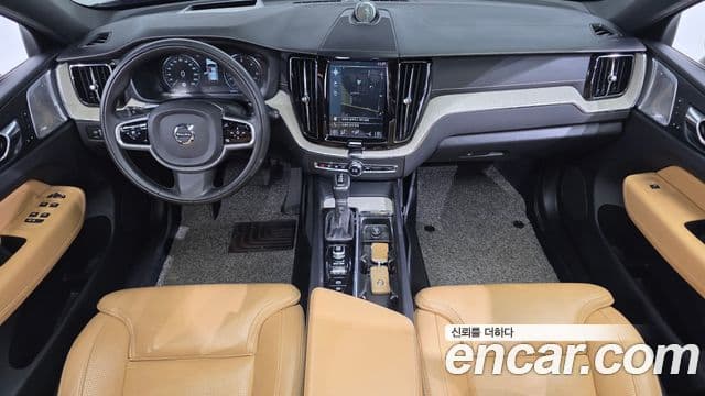 Volvo XC60 2018 — Şəkil 7/20
