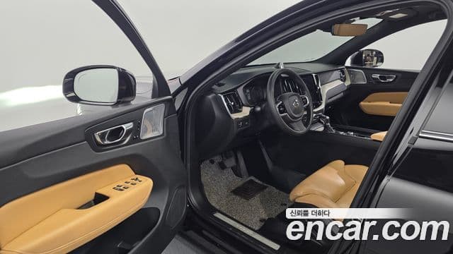 Volvo XC60 2018 — Şəkil 10/20