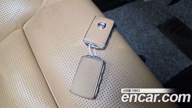 Volvo XC60 2018 — Şəkil 16/20