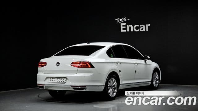 Volkswagen Passat GT 2018 — Фото 2/20