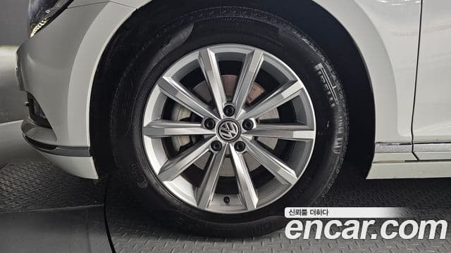 Volkswagen Passat GT 2018 — Фото 5/20