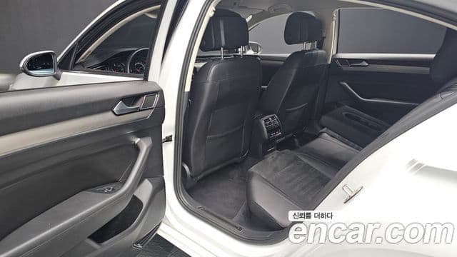 Volkswagen Passat GT 2018 — Фото 12/20
