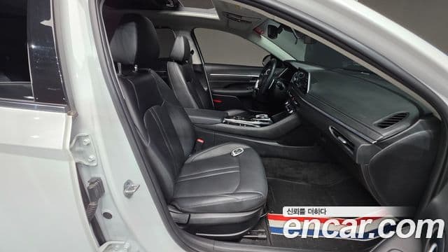 Hyundai Sonata Hybrid 2022 — Şəkil 12/33