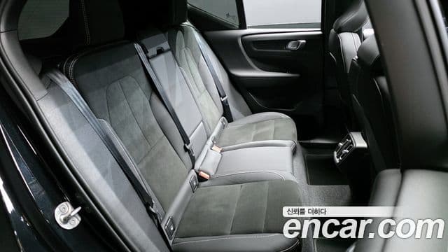 Volvo XC40 2025 — Şəkil 11/20