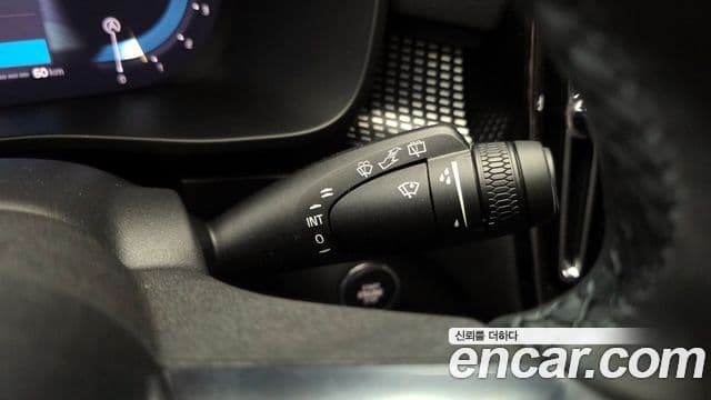 Volvo XC40 2025 — Şəkil 19/20
