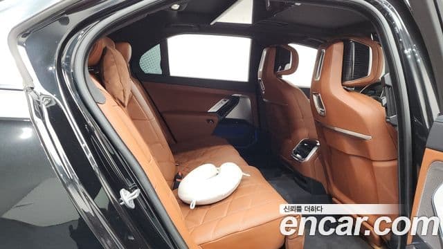 BMW 7 Series 2025 — Фото 12/20