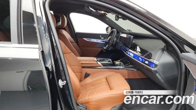 BMW 7 Series 2025 — Photo 10/37