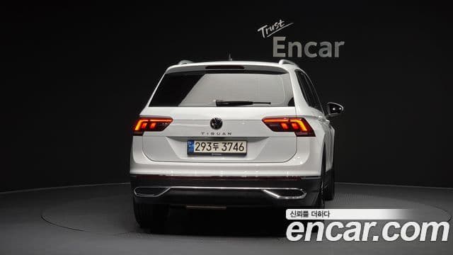 Volkswagen Tiguan 2021 — ფოტო 4/20