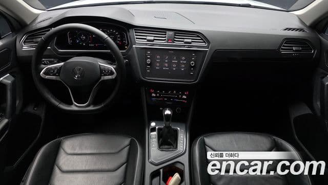 Volkswagen Tiguan 2021 — ფოტო 7/20