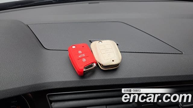 Volkswagen Tiguan 2021 — ფოტო 18/20