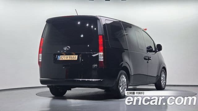 Hyundai Staria 2023 — Şəkil 2/20