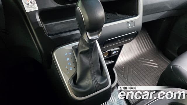 Hyundai Staria 2023 — Şəkil 9/20