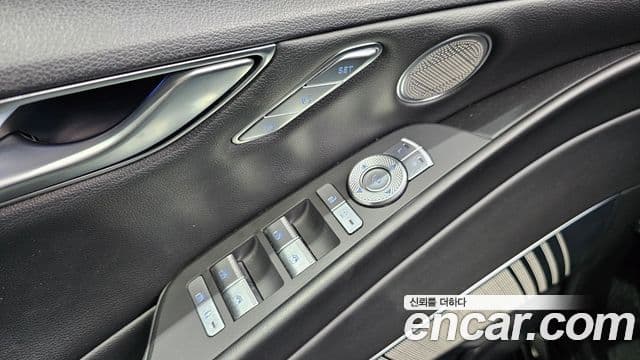 Genesis G80 2022 — Photo 34/37
