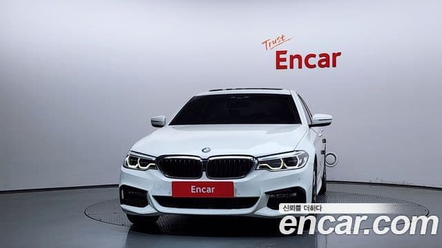 BMW 5 Series 2018 — ფოტო 3/20