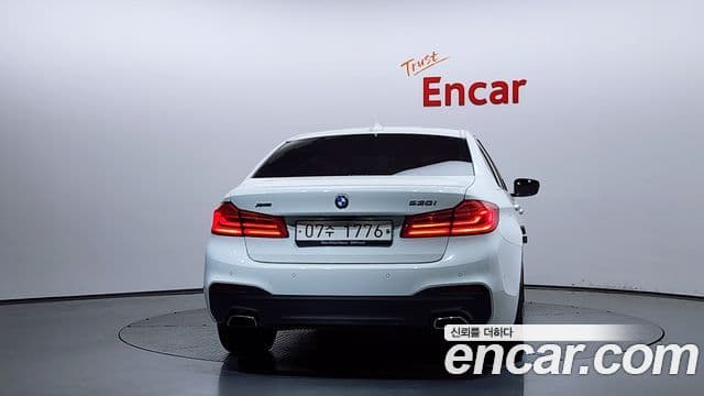BMW 5 Series 2018 — ფოტო 4/20