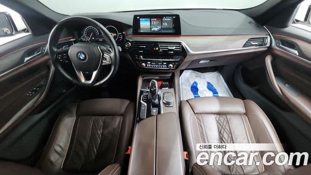 BMW 5 Series 2018 — ფოტო 7/20