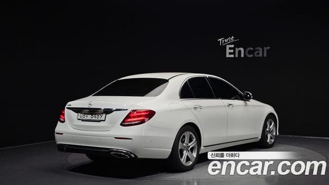 Mercedes-Benz E-Class 2018 — Şəkil 2/20