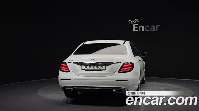 Mercedes-Benz E-Class 2018 — Şəkil 4/20