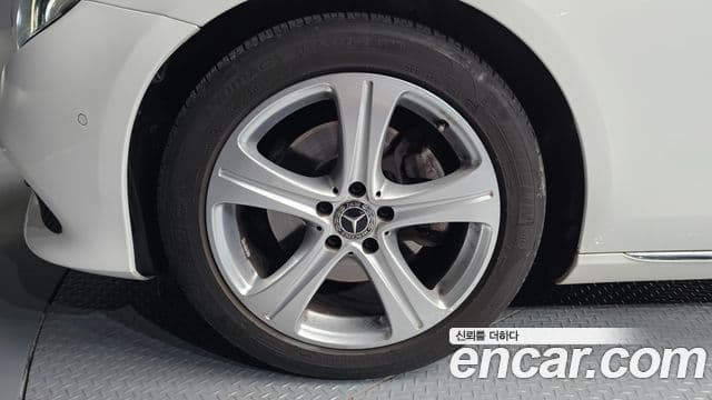 Mercedes-Benz E-Class 2018 — Şəkil 5/20