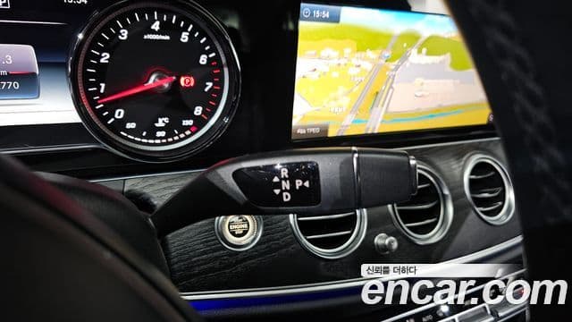 Mercedes-Benz E-Class 2018 — Şəkil 9/20