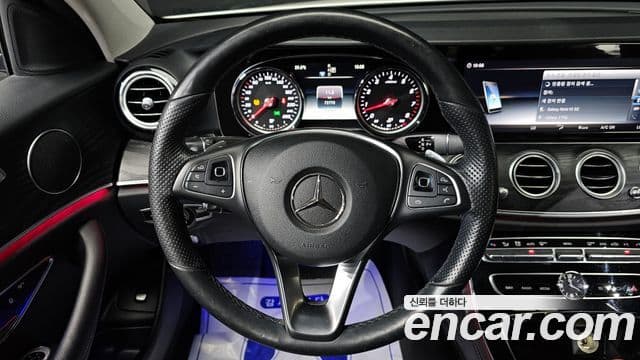 Mercedes-Benz E-Class 2018 — Şəkil 14/20