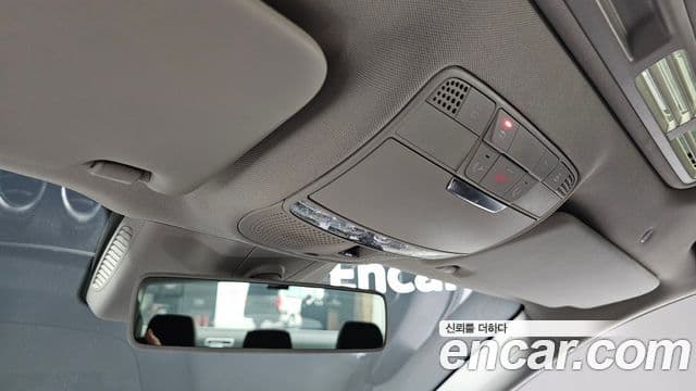 Mercedes-Benz E-Class 2018 — Şəkil 19/20