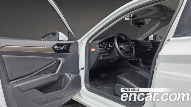 Volkswagen Jetta 2021 — фото 10 из 20