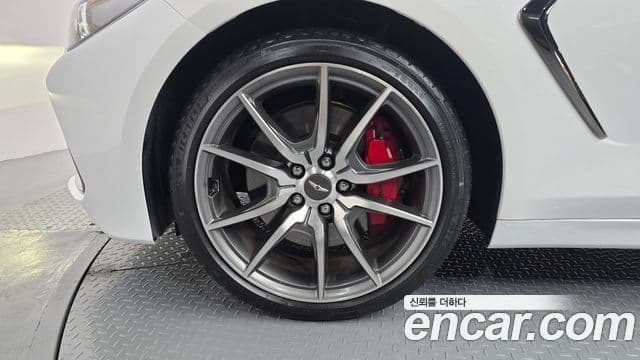 Genesis G70 2020 — Photo 15/20