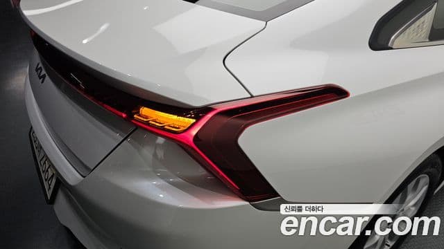 Kia K8 2023 — Photo 10/31