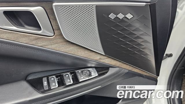 Kia K8 2023 — Photo 18/31