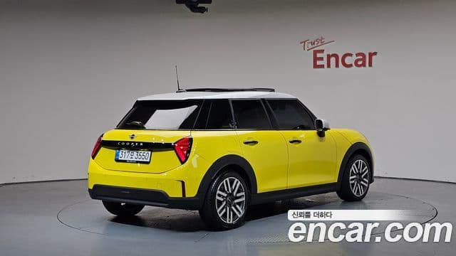 Mini Cooper C 2025 — ფოტო 2/20