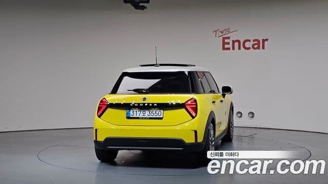 Mini Cooper C 2025 — ფოტო 4/20