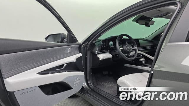 Hyundai The New Avante Hybrid 2022 — Şəkil 15/31
