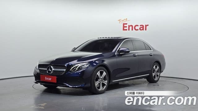 Mercedes-Benz E-Class 2018 — ფოტო 17/20