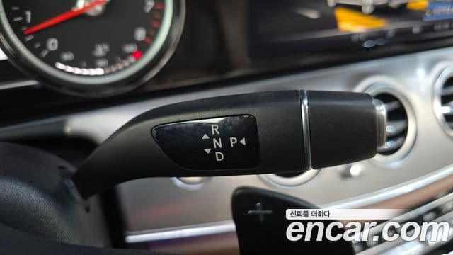 Mercedes-Benz E-Class 2018 — ფოტო 4/20