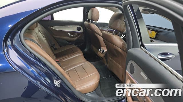 Mercedes-Benz E-Class 2018 — ფოტო 20/20