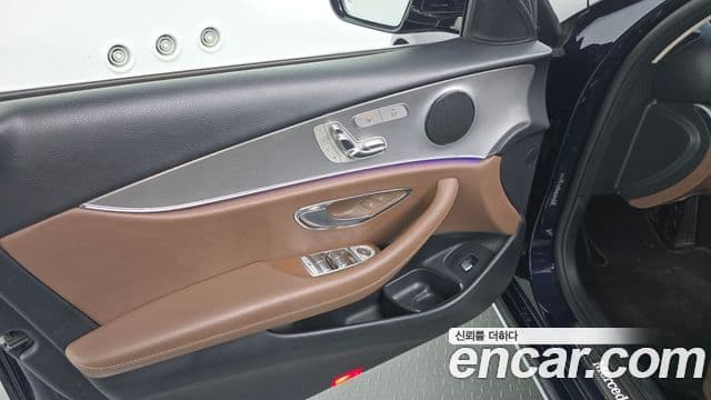 Mercedes-Benz E-Class 2018 — ფოტო 2/20