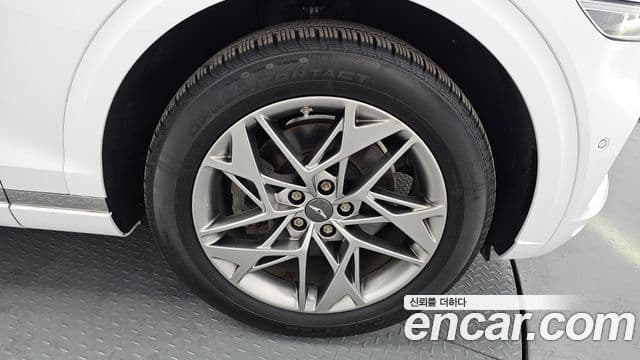 Genesis GV70 2021 — ფოტო 20/30