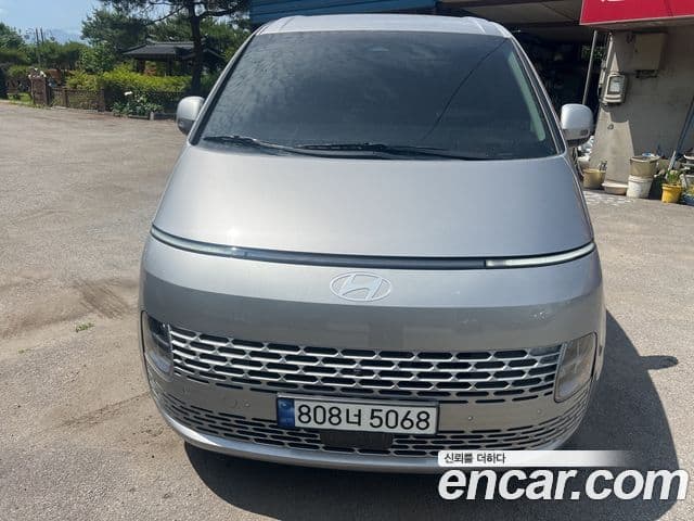 Hyundai Staria 2023 — Фото 3/14
