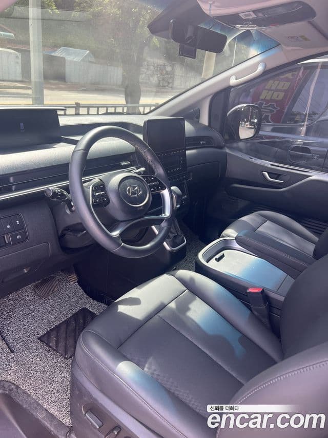 Hyundai Staria 2023 — Фото 7/14