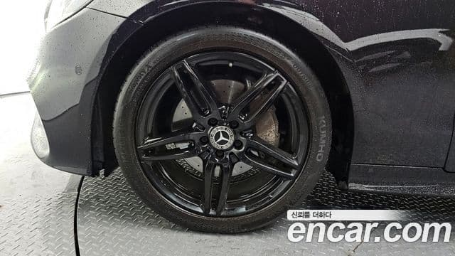 Mercedes-Benz E-Class 2018 — ფოტო 5/20