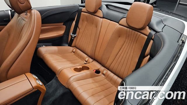 Mercedes-Benz E-Class 2018 — Photo 17/33