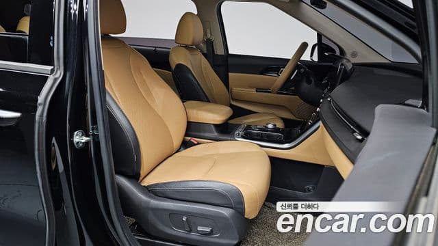 Kia Carnival 2021 — Фото 12/20