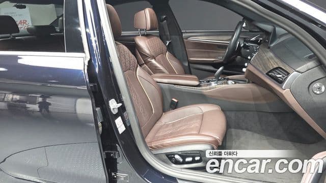 BMW 5 Series 2020 — Şəkil 11/20