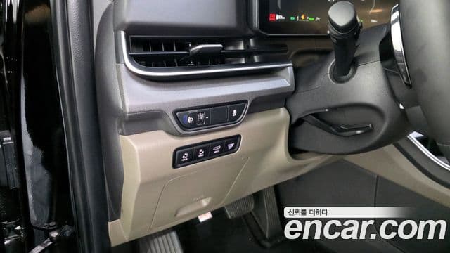 Kia Carnival 2025 — Фото 18/20