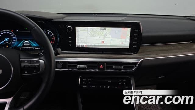 Kia K5 2022 — Şəkil 13/20