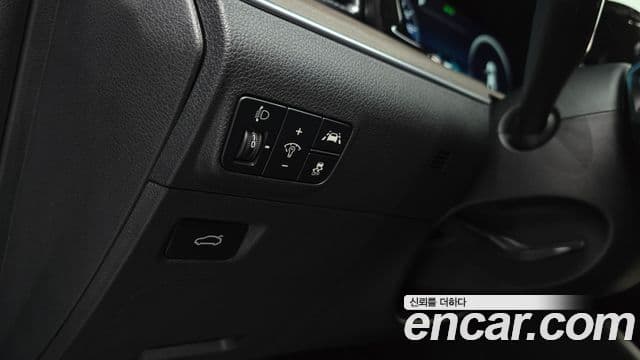 Kia K5 2022 — Şəkil 18/20
