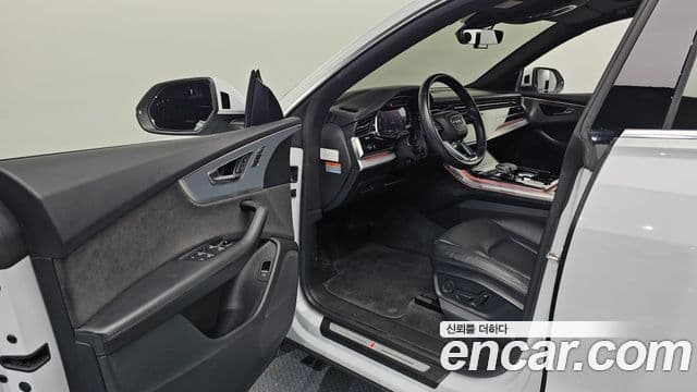 Audi Q8 2020 — Şəkil 12/20