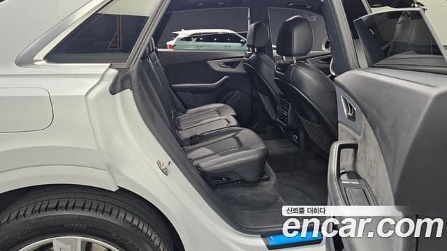 Audi Q8 2020 — Şəkil 5/20