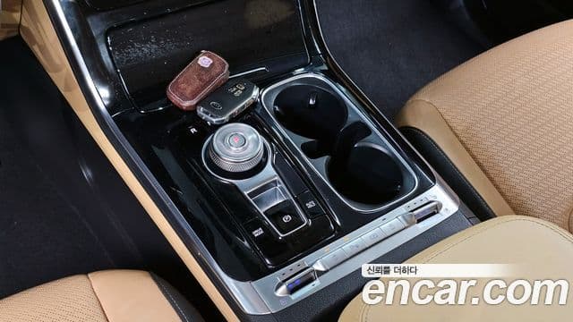 Kia Carnival 2020 — ფოტო 7/20
